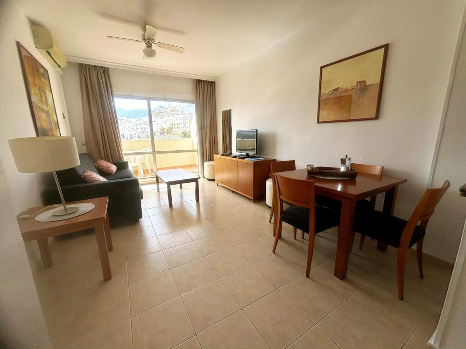 Apartamentos Magic Benalbeach By Benalnova เบนัลมาเดนา ภายนอก รูปภาพ